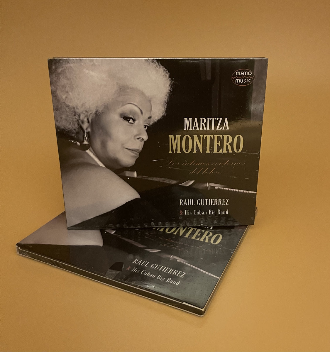 Los íntimos contornos del bolero by Clásicos Latinos (CD)